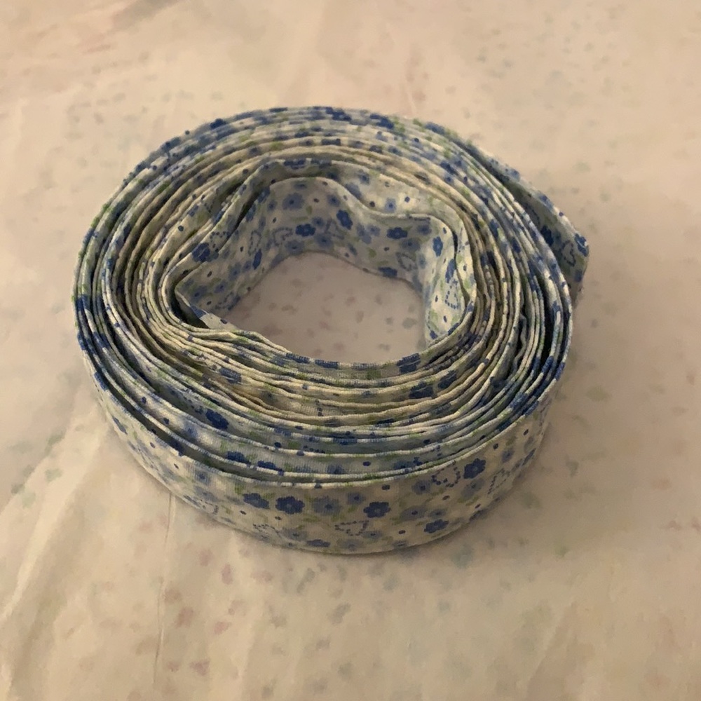 🎈5 Yards of 1” wide Blue&White Cotton Fabric Strapping Tape-Hearts & Flowers